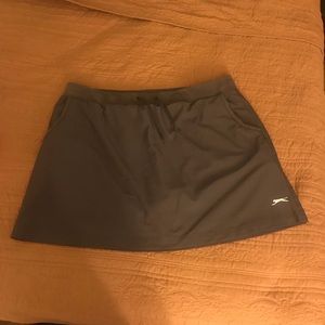 Slanzenger gray Skort Size XL.